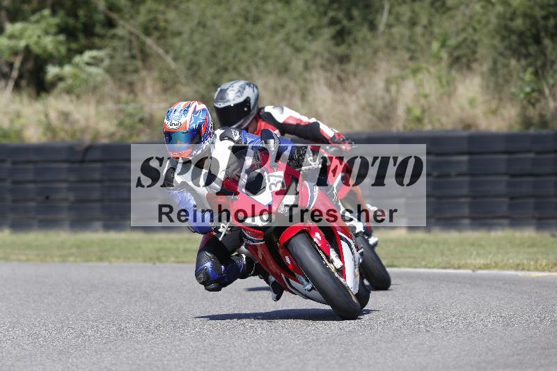 /Archiv-2025/49 26.08.2025 Cornu Master School ADR/rot-rouge/37